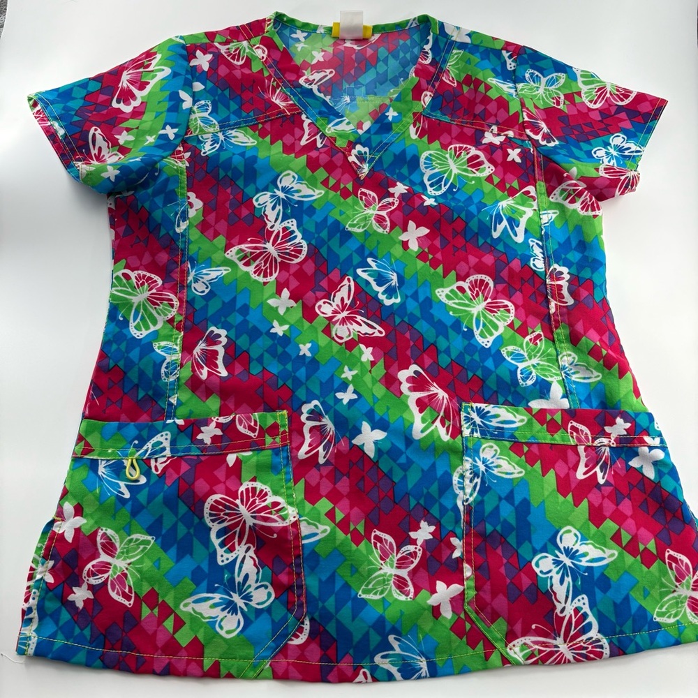 Wonder Wink Women’s Small Scrub Top Butterfly Pattern Short Sleeve